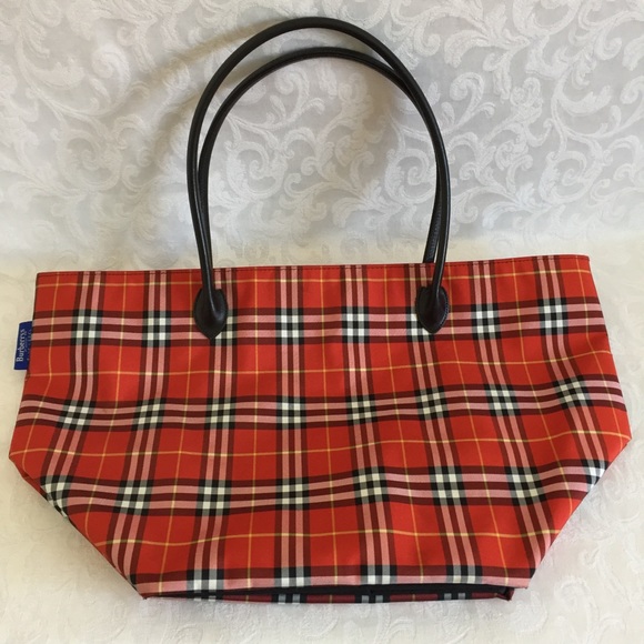 Burberry red check tote. Large - Picture 6 of 11